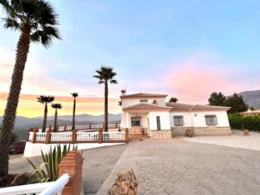 CasaBlanca Villa Rural con piscina y barbacoa, Vinuela